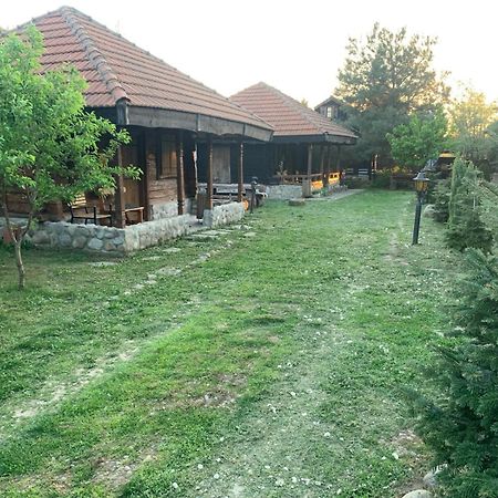 Satul Traditional Runcu  Buitenkant foto