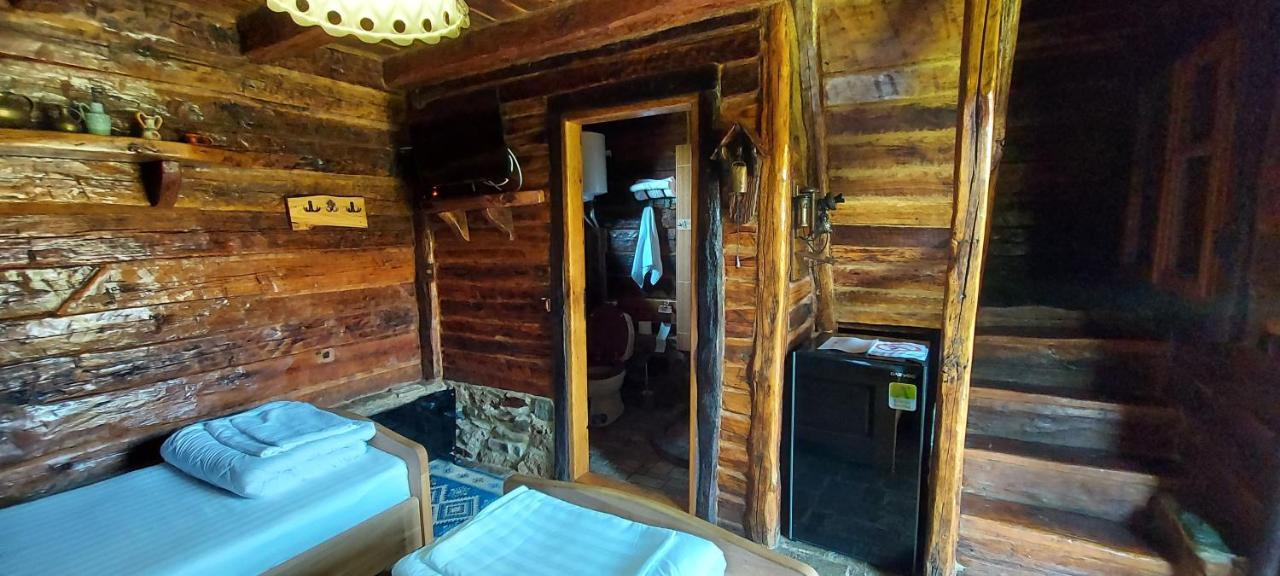Satul Traditional Runcu  Buitenkant foto