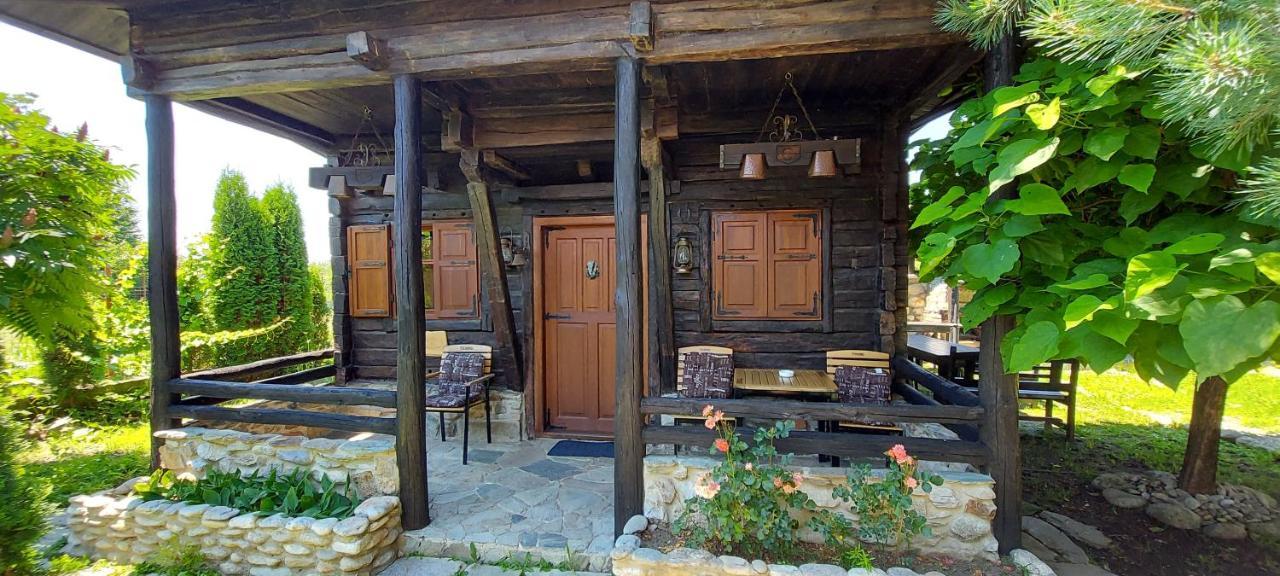 Satul Traditional Runcu  Buitenkant foto