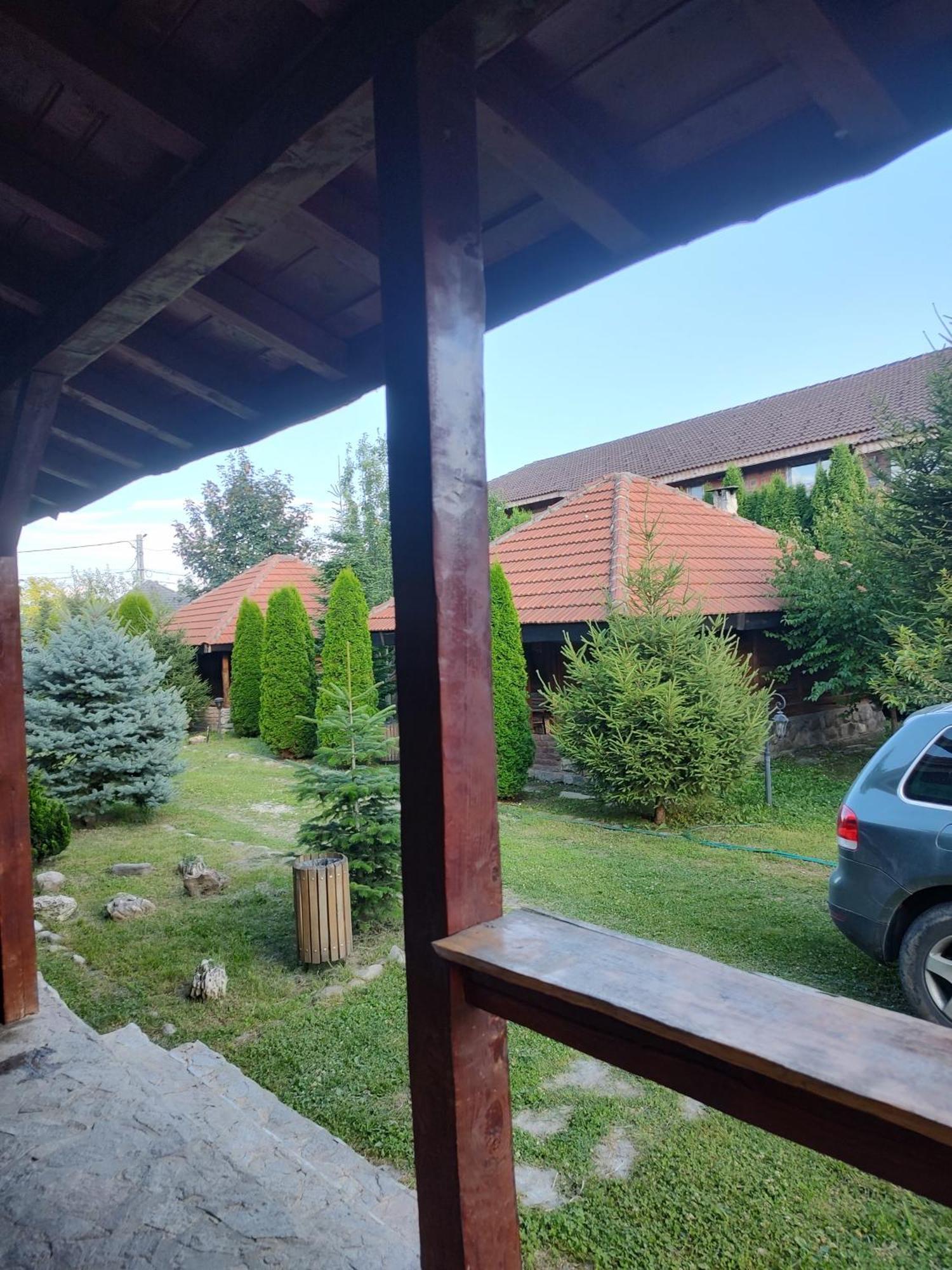 Satul Traditional Runcu  Buitenkant foto