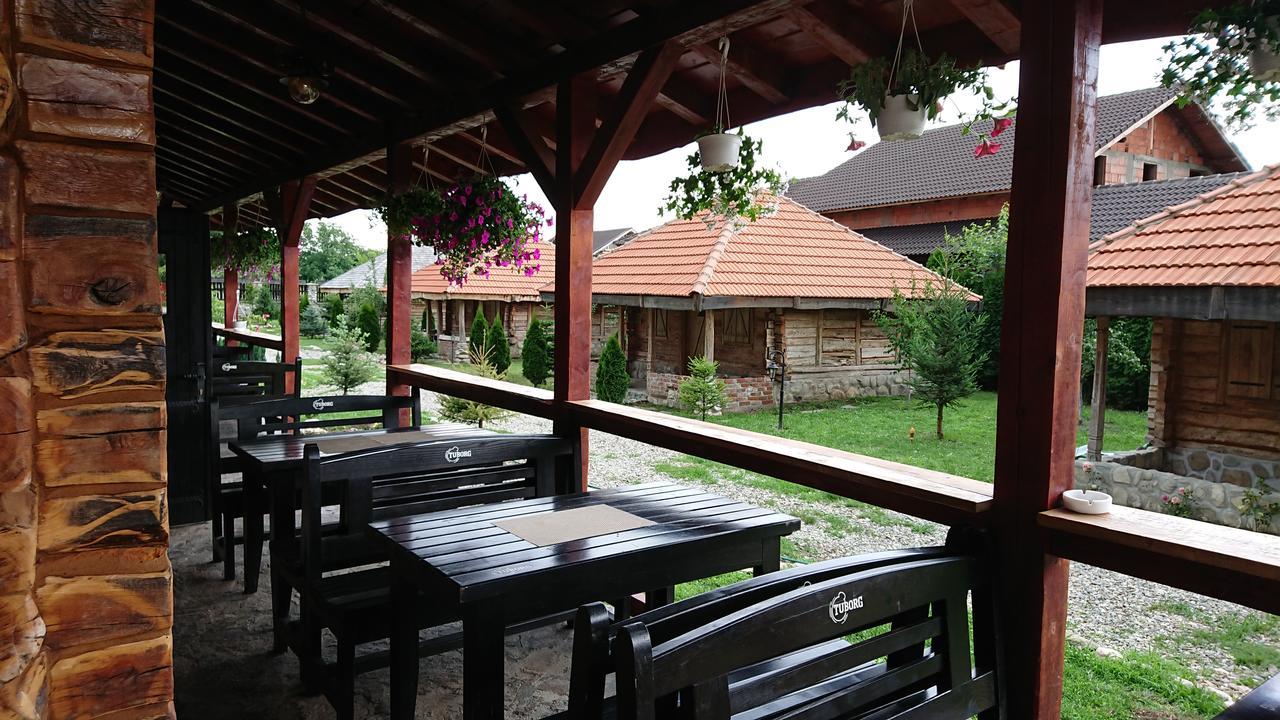 Satul Traditional Runcu  Buitenkant foto