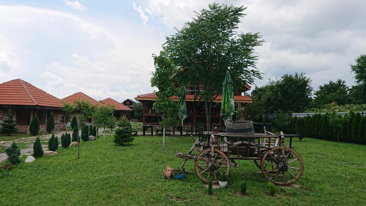 Satul Traditional Runcu  Buitenkant foto